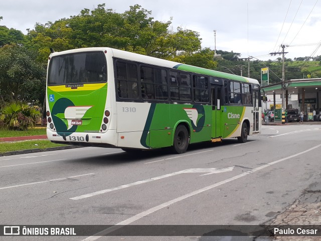 Transportes Cisne 1310 na cidade de Itabira, Minas Gerais, Brasil, por Paulo Cesar. Número da foto: #10690179.