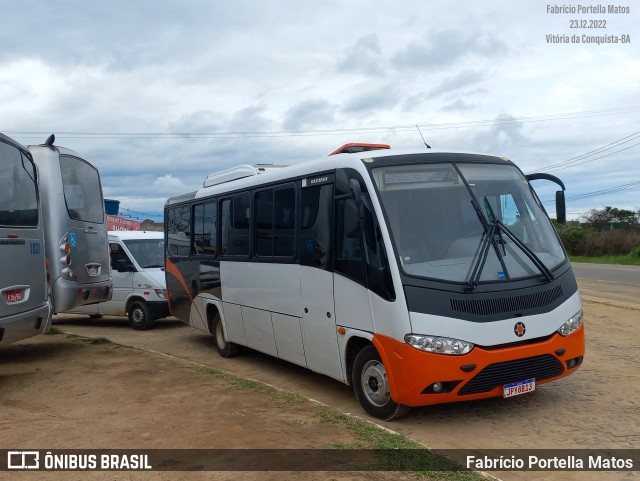 Ônibus Particulares 8B13 na cidade de Vitória da Conquista, Bahia, Brasil, por Fabrício Portella Matos. ID da foto: 10694556.