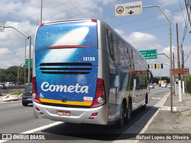 Viação Cometa 13135 na cidade de São Paulo, São Paulo, Brasil, por Rafael Lopes de Oliveira. ID da foto: 10691476.