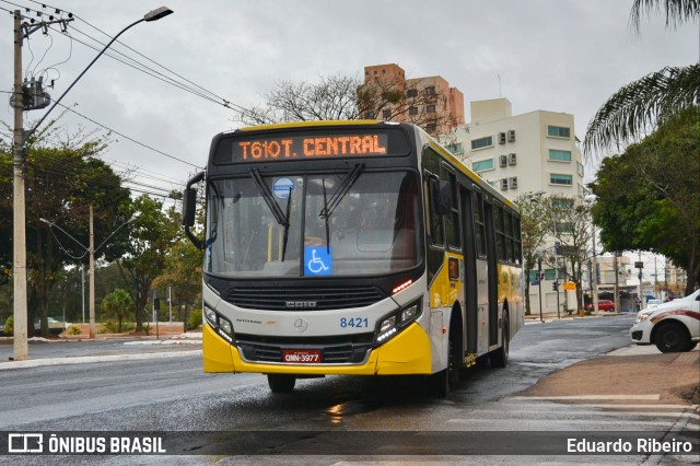 Autotrans Transportes Urbanos e Rodoviários 8421 na cidade de Uberlândia, Minas Gerais, Brasil, por Eduardo Ribeiro. Número da foto: #10694914.