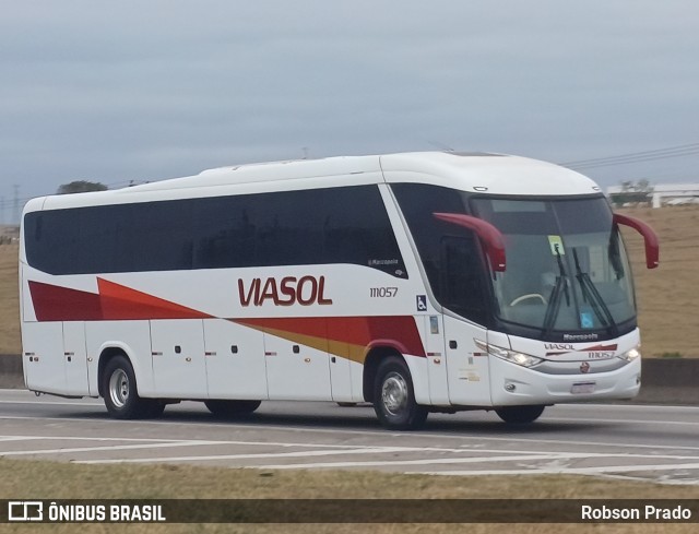 ViaSol Transportes Rodoviários 111057 na cidade de São José dos Campos, São Paulo, Brasil, por Robson Prado. ID da foto: 10696603.