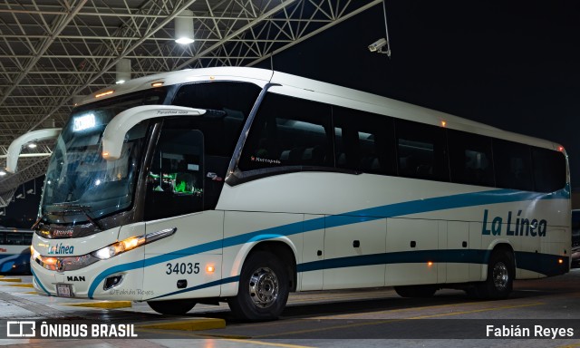 La Línea 34035 na cidade de Morelia, Michoacán, México, por Fabián Reyes. Número da foto: #10697943.
