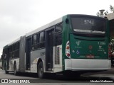 Via Sudeste Transportes S.A. 5 2595 na cidade de São Paulo, São Paulo, Brasil, por Nicolas Matheusz. Número da foto: #10698821.