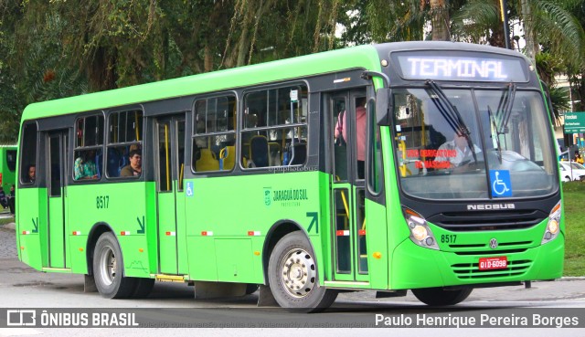 Senhora dos Campos Concessionaria de Transporte Urbano de Jaraguá do Sul 8517 na cidade de Jaraguá do Sul, Santa Catarina, Brasil, por Paulo Henrique Pereira Borges. ID da foto: 10702598.