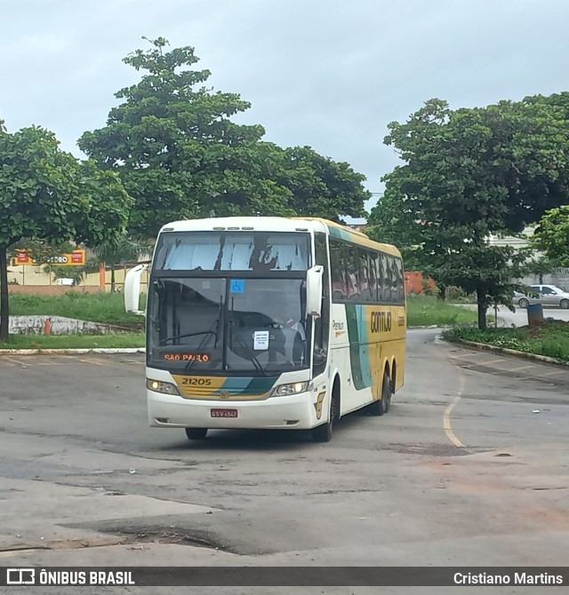 Empresa Gontijo de Transportes 21205 na cidade de Montes Claros, Minas Gerais, Brasil, por Cristiano Martins. ID da foto: 10705995.