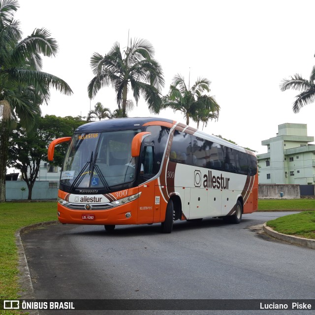 Allestur 300 na cidade de Jaraguá do Sul, Santa Catarina, Brasil, por Luciano  Piske. ID da foto: 10703082.