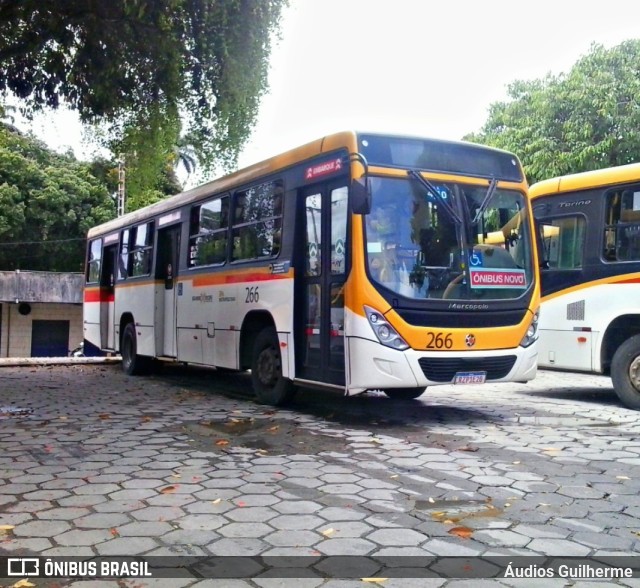 Empresa Metropolitana 266 na cidade de Jaboatão dos Guararapes, Pernambuco, Brasil, por Áudios Guilherme. Número da foto: #10705900.