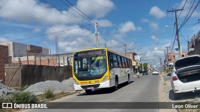 Coletivo Transportes 3613 na cidade de Caruaru, Pernambuco, Brasil, por Leon Oliver. Número da foto: #10710138.