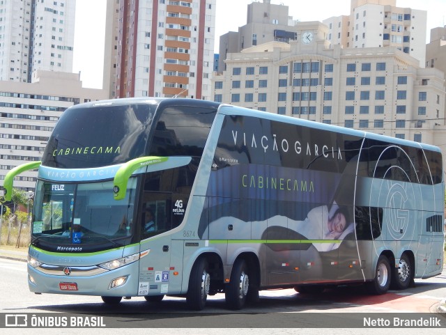 Viação Garcia 8674 na cidade de Curitiba, Paraná, Brasil, por Netto Brandelik. ID da foto: 10709088.