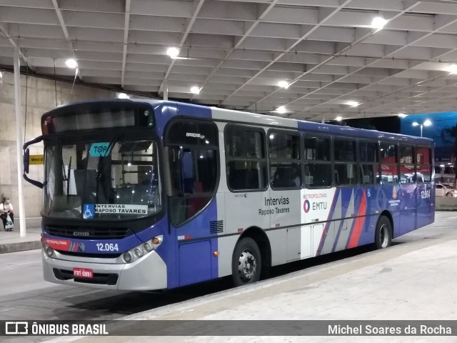 Auto Viação Bragança Metropolitana > Viação Raposo Tavares 12.064 na cidade de São Paulo, São Paulo, Brasil, por Michel Soares da Rocha. ID da foto: 10713070.