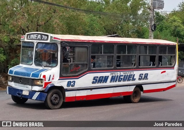 San Miguel SA - Linea 79 03 na cidade de San Lorenzo, Central, Paraguai, por José Paredes. Número da foto: #10712547.