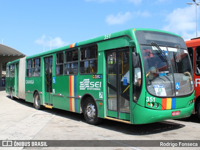 Rodoviária Caxangá 351 na cidade de Recife, Pernambuco, Brasil, por Rodrigo Fonseca. Número da foto: #10717534.