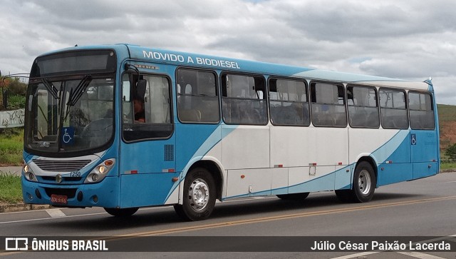 Ônibus Particulares 9165 na cidade de Leopoldina, Minas Gerais, Brasil, por Júlio César Paixão Lacerda. Número da foto: #10715722.