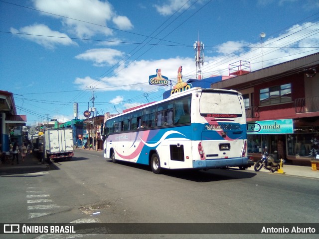 Autotransportes San José a Venecia 14 na cidade de Naranjo Centro, Naranjo, Alajuela, Costa Rica, por Antonio Aburto. Número da foto: #10717880.