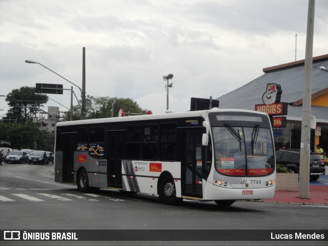 Metra - Sistema Metropolitano de Transporte 7744 na cidade de São Paulo, São Paulo, Brasil, por Lucas Mendes. ID da foto: 10626472.