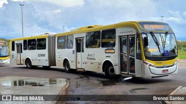 Viação Pioneira 225690 na cidade de Brasília, Distrito Federal, Brasil, por Brenno Santos. Número da foto: #10626942.