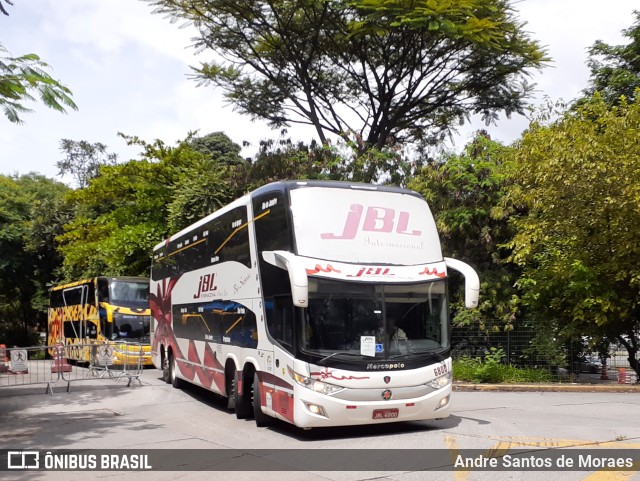 JBL Turismo 6800 na cidade de São Paulo, São Paulo, Brasil, por Andre Santos de Moraes. Número da foto: #10719931.