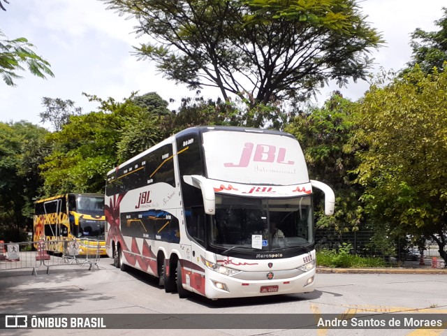 JBL Turismo 6800 na cidade de São Paulo, São Paulo, Brasil, por Andre Santos de Moraes. ID da foto: 10719931.