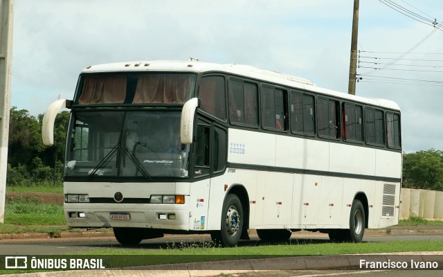 Ônibus Particulares 8500 na cidade de Assis, São Paulo, Brasil, por Francisco Ivano. Número da foto: #10721052.