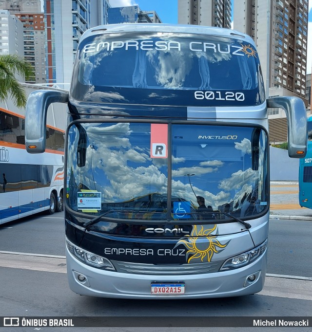 Empresa Cruz 60120 na cidade de Barueri, São Paulo, Brasil, por Michel Nowacki. Número da foto: #10632525.
