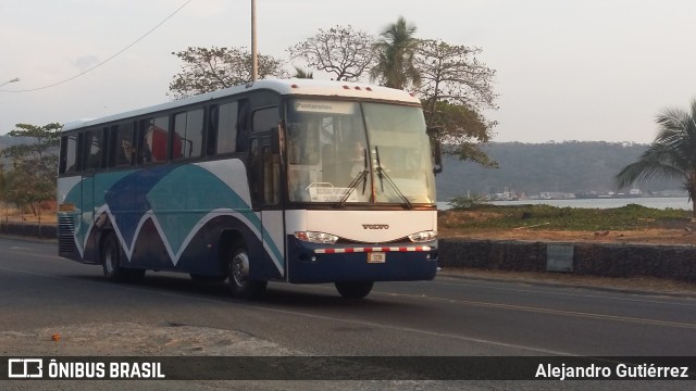 Autobuses sin identificación - Costa Rica  na cidade de Caldera, Esparza, Puntarenas, Costa Rica, por Alejandro Gutiérrez. ID da foto: 10629021.