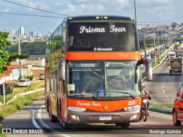 Prisma Tour 2500 na cidade de Natal, Rio Grande do Norte, Brasil, por Rodrigo Galvão. Número da foto: #10631604.