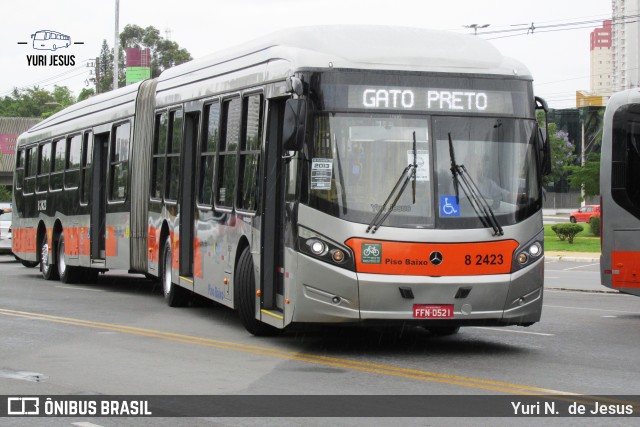 Viação Gato Preto 8 2423 na cidade de Barueri, São Paulo, Brasil, por Yuri N.  de Jesus. ID da foto: 10628714.