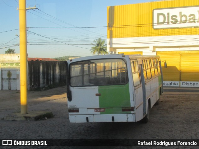 Ônibus Particulares 9039 na cidade de Senhor do Bonfim, Bahia, Brasil, por Rafael Rodrigues Forencio. ID da foto: 10629078.