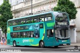 Reading Buses 761 na cidade de London, Greater London, Inglaterra, por Otto von Hund. Número da foto: #:id.