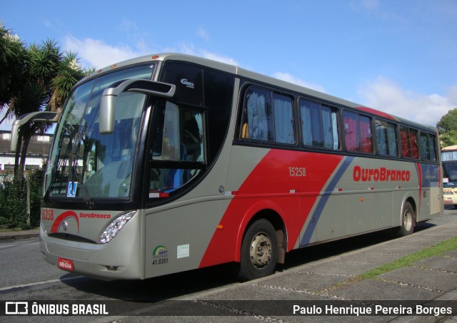 Viação Ouro Branco 15258 na cidade de Curitiba, Paraná, Brasil, por Paulo Henrique Pereira Borges. Número da foto: #10635762.