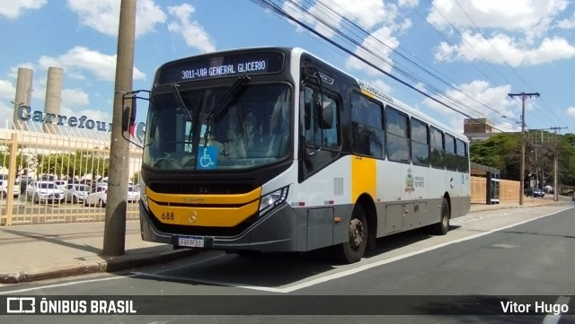 Circular Santa Luzia > Protetora Transportes 688 na cidade de São José do Rio Preto, São Paulo, Brasil, por Vitor Hugo. ID da foto: 10636428.