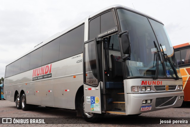 Viação Mundi 4200 na cidade de Curitiba, Paraná, Brasil, por jessé pereira. ID da foto: 10635396.