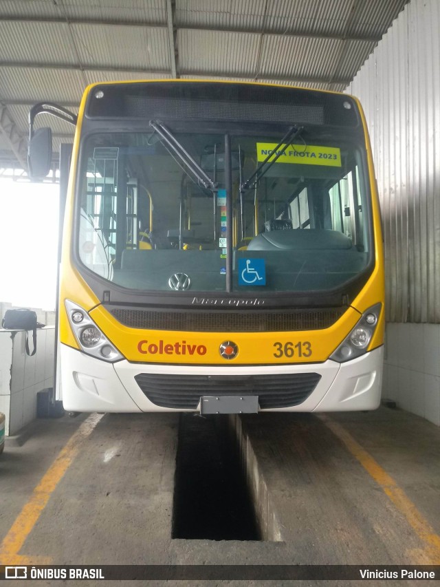 Coletivo Transportes 3613 na cidade de Caruaru, Pernambuco, Brasil, por Vinicius Palone. Número da foto: #10640745.