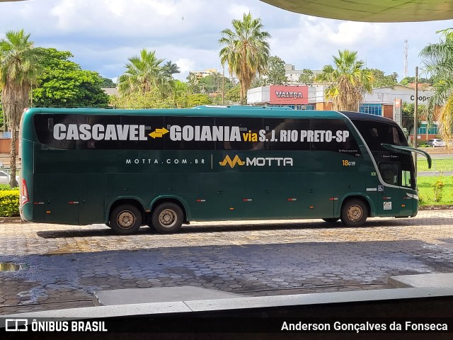 Viação Motta 18019 na cidade de Uberlândia, Minas Gerais, Brasil, por Anderson Gonçalves da Fonseca. Número da foto: #10641635.