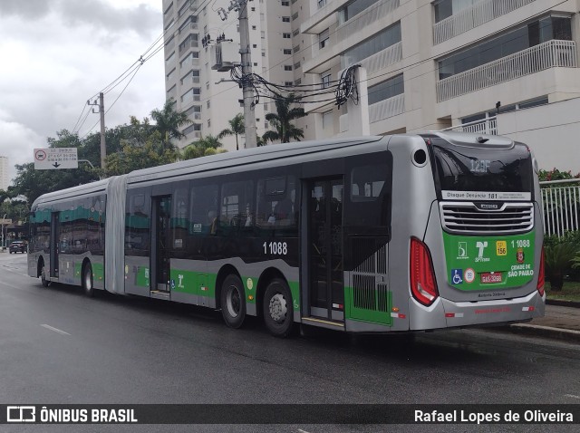 Viação Santa Brígida 1 1088 na cidade de São Paulo, São Paulo, Brasil, por Rafael Lopes de Oliveira. Número da foto: #10643921.