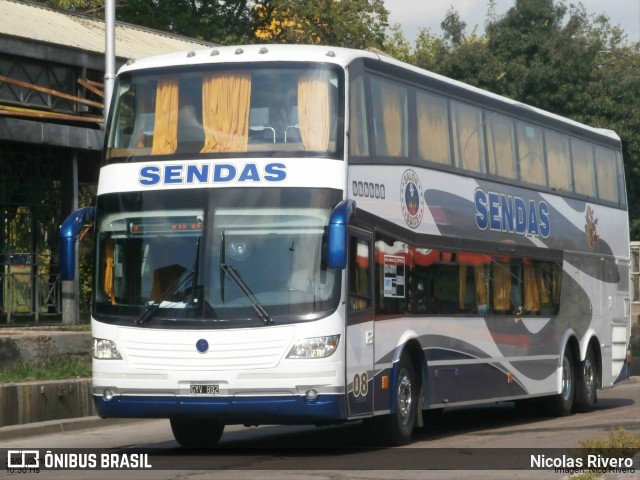 Sendas 8 na cidade de Mendoza, Capital, Mendoza, Argentina, por Nicolas Rivero. ID da foto: 10649739.