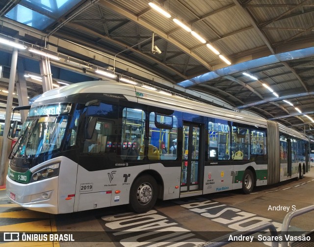Via Sudeste Transportes S.A. 5 2863 na cidade de São Paulo, São Paulo, Brasil, por Andrey Soares Vassão. Número da foto: #10647661.