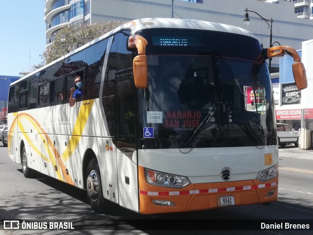 Transportes Naranjo X15 na cidade de Merced, San José, San José, Costa Rica, por Daniel Brenes. ID da foto: 9742376.