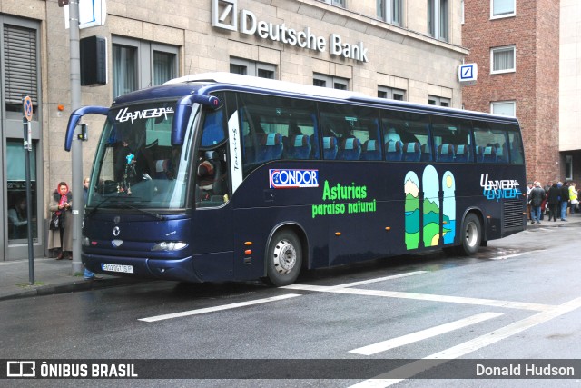 Pullmans Lianeza  na cidade de Cologne, North Rhine-Westphalia, Alemanha, por Donald Hudson. Número da foto: #9741498.