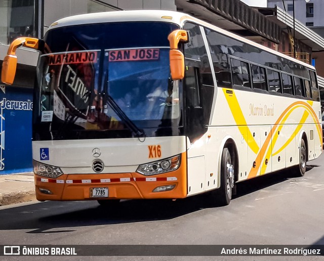 Transportes Naranjo X16 na cidade de Merced, San José, San José, Costa Rica, por Andrés Martínez Rodríguez. Número da foto: #9742166.