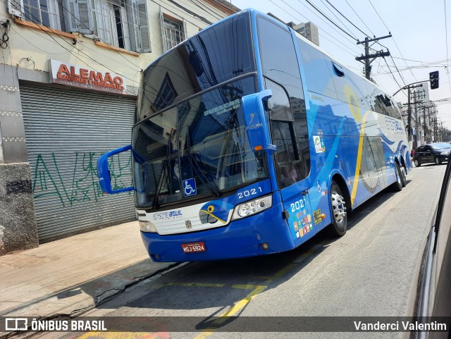 Arara Azul Turismo 2021 na cidade de São Paulo, São Paulo, Brasil, por Vanderci Valentim. ID da foto: 9741007.