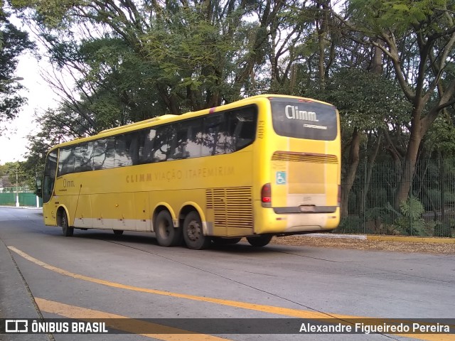 Viação Itapemirim 8813 na cidade de São Paulo, São Paulo, Brasil, por Alexandre Figueiredo Pereira. ID da foto: 9746880.