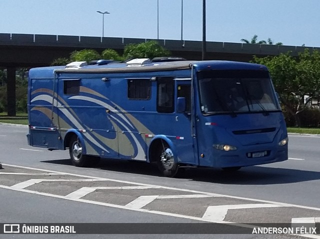 Motorhomes 100 na cidade de Florianópolis, Santa Catarina, Brasil, por ANDERSON FÉLIX. Número da foto: #9744908.