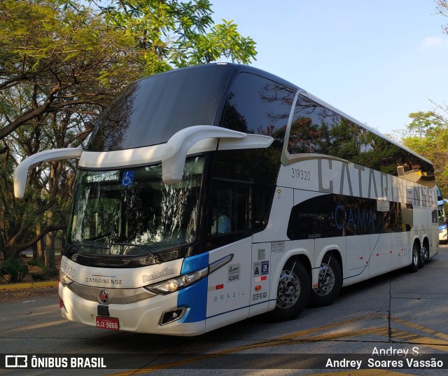 Auto Viação Catarinense 319320 na cidade de São Paulo, São Paulo, Brasil, por Andrey  Soares Vassão. Número da foto: #9747710.