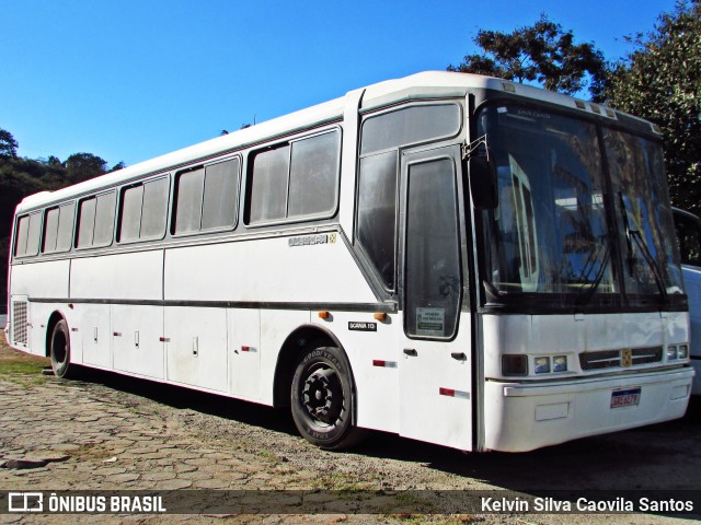 Ônibus Particulares 6E79 na cidade de Três Corações, Minas Gerais, Brasil, por Kelvin Silva Caovila Santos. Número da foto: #9750142.