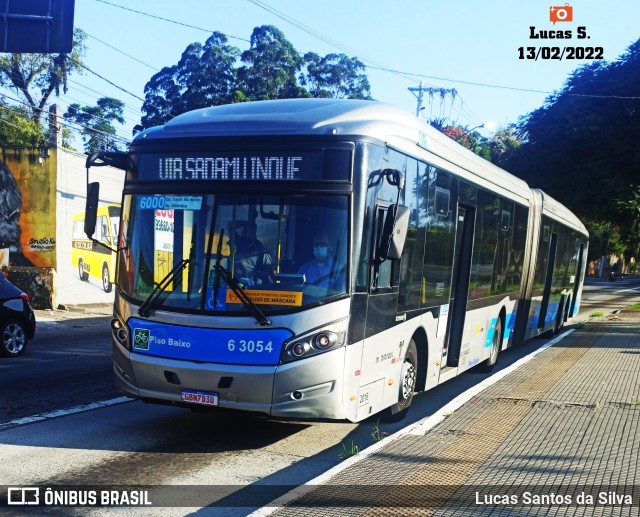 Viação Paratodos > São Jorge > Metropolitana São Paulo > Mobibrasil 6 3054 na cidade de São Paulo, São Paulo, Brasil, por Lucas Santos da Silva. Número da foto: #9750571.