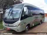 Transportes Tomaz 102 na cidade de Rio Grande, Rio Grande do Sul, Brasil, por Luis Alfredo Knuth. Número da foto: #:id.