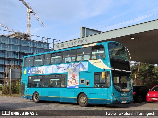 Arriva 4217 na cidade de Milton Keynes, Buckinghamshire, Inglaterra, por Fábio Takahashi Tanniguchi. Número da foto: #9757951.