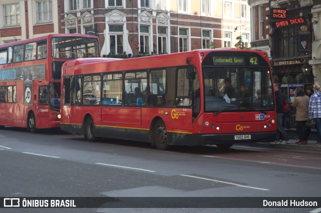 Go-Ahead London ELS8 na cidade de London, Greater London, Inglaterra, por Donald Hudson. Número da foto: #9760269.
