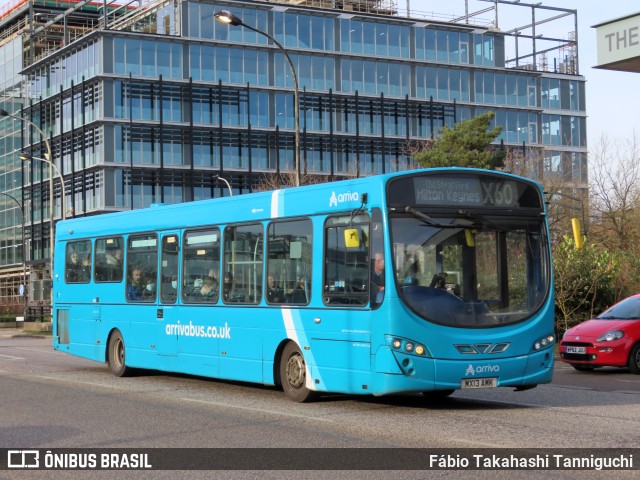 Arriva 3875 na cidade de Milton Keynes, Buckinghamshire, Inglaterra, por Fábio Takahashi Tanniguchi. ID da foto: 9763608.